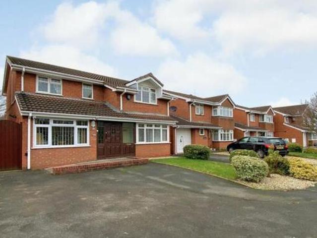 House for sale in Brierley Hill, West Midlands