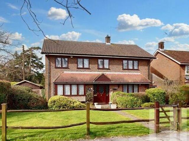 House for sale in Ifield, Crawley