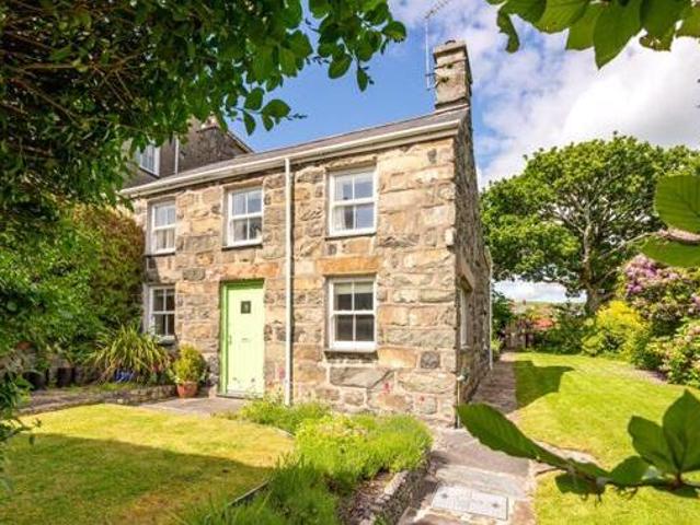House for sale in Criccieth, Wales