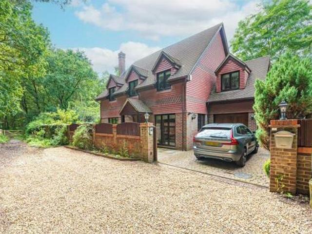 House for sale in Crowthorne