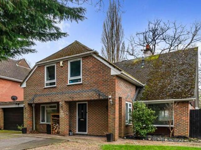 House for sale in Crowthorne