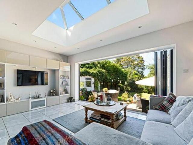 House for sale in Crowthorne