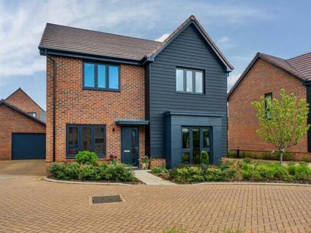 House for sale in Crowthorne