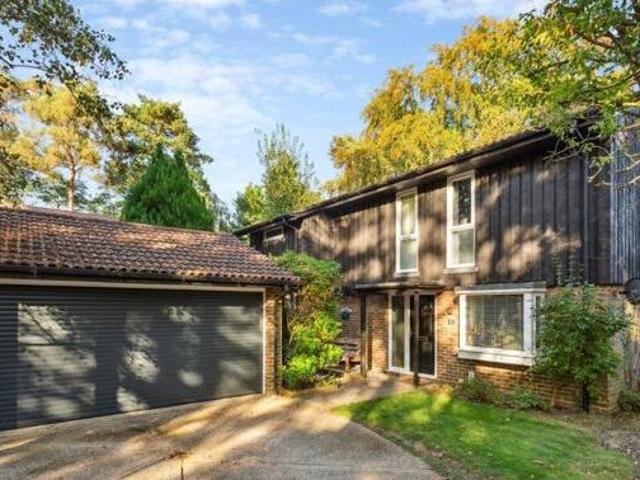 House for sale in Crowthorne