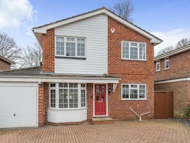 House for sale in Crowthorne