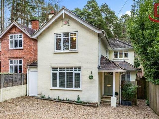 House for sale in Crowthorne