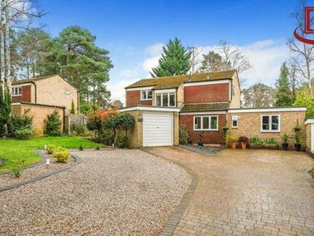 House for sale in Crowthorne