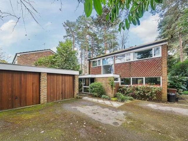 House for sale in Crowthorne