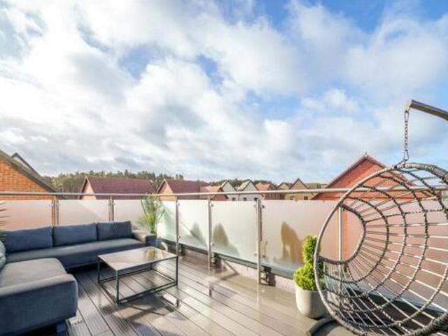 House for sale in Crowthorne