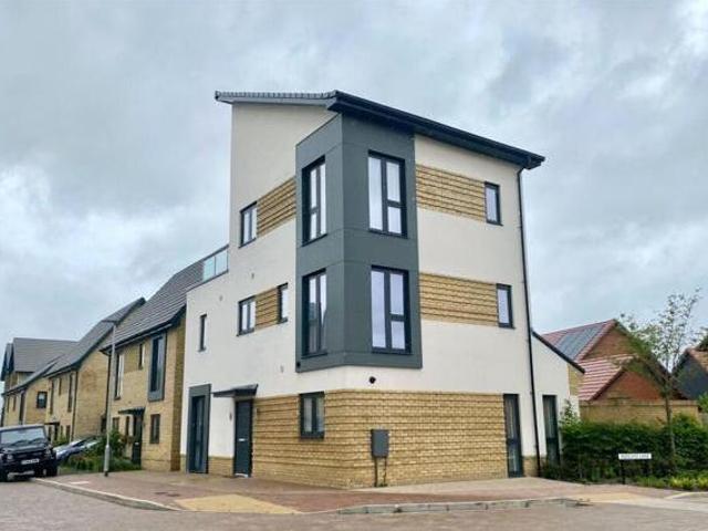 House for sale in Crowthorne, Bracknell Forest