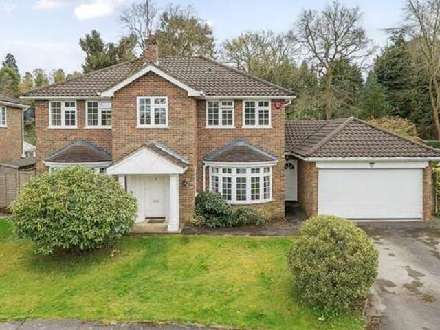 House for sale in Crowthorne, Bracknell Forest