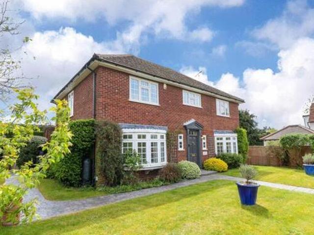 House for sale in Batchworth, Hertfordshire