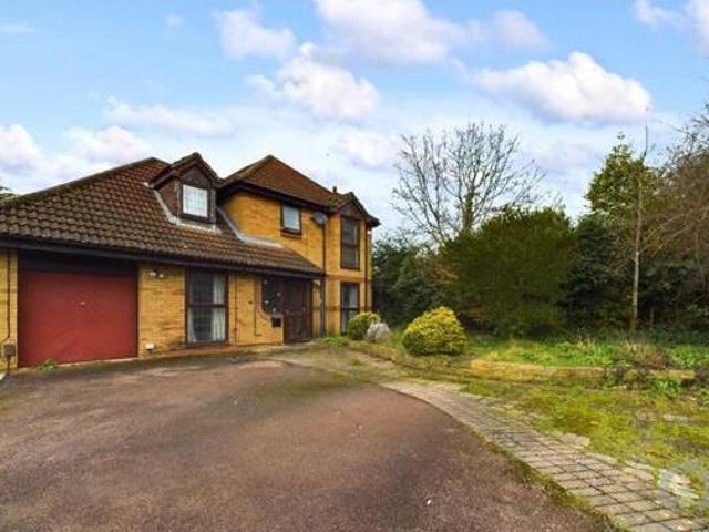 House for sale in Northampton, Northamptonshire