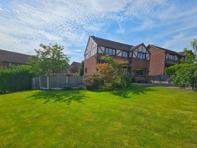 House for sale in Staincross, South Yorkshire
