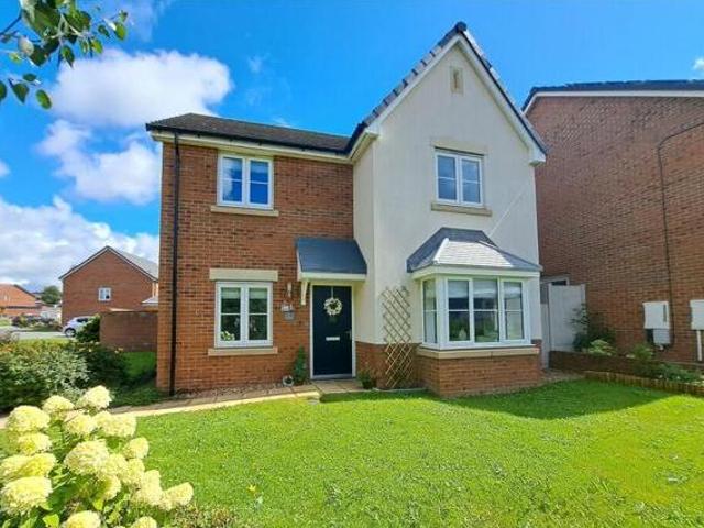 House for sale in Blacksnape, Darwen
