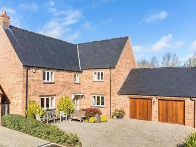 House for sale in Northamptonshire
