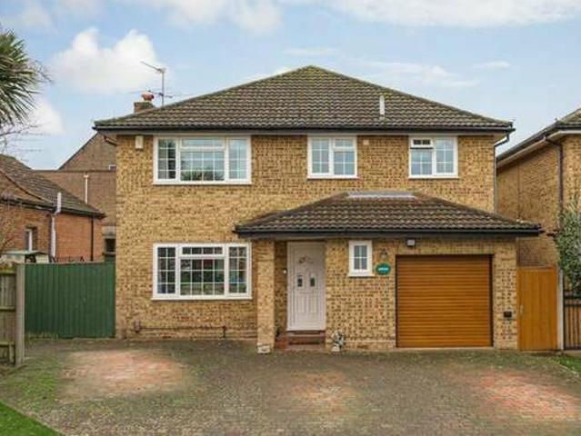 House for rent in Surrey