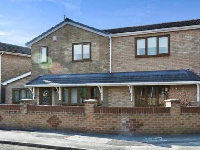 House for sale in New Rossington, South Yorkshire