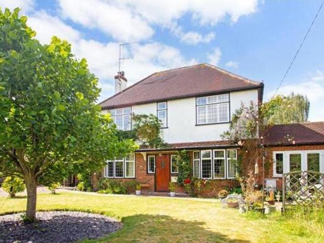 House for sale in Pachesham Park, Surrey