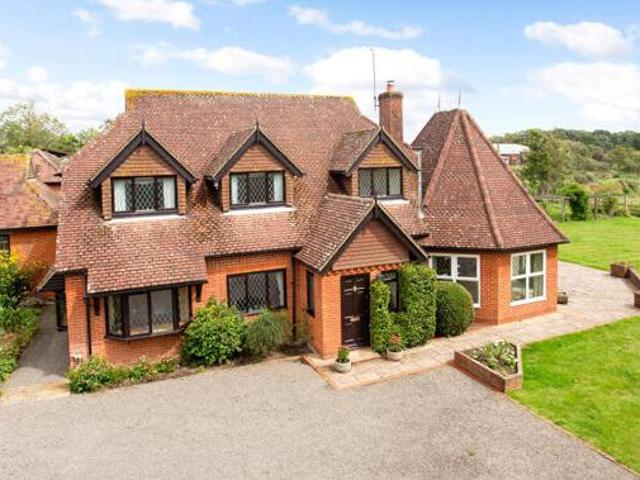 House for sale in Pachesham Park, Surrey