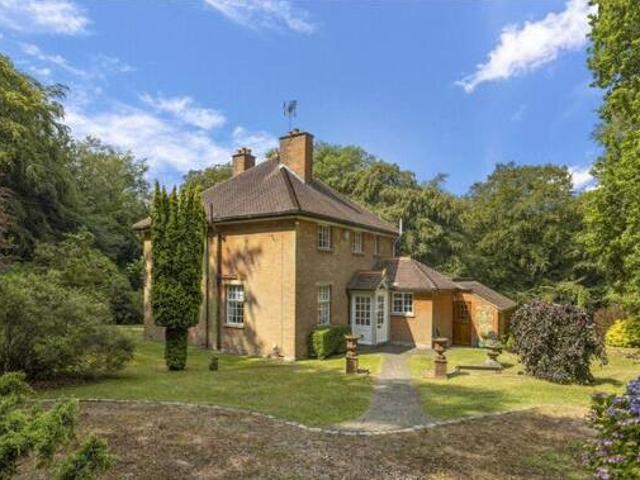 House for sale in Pachesham Park, Surrey