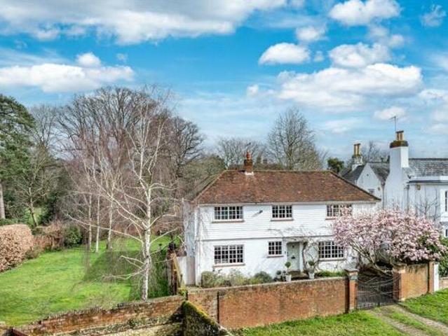 House for sale in Pachesham Park, Surrey