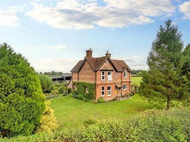 House for rent in Surrey