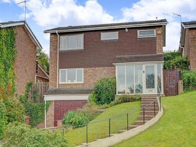 House for sale in Crookhill, Worcestershire