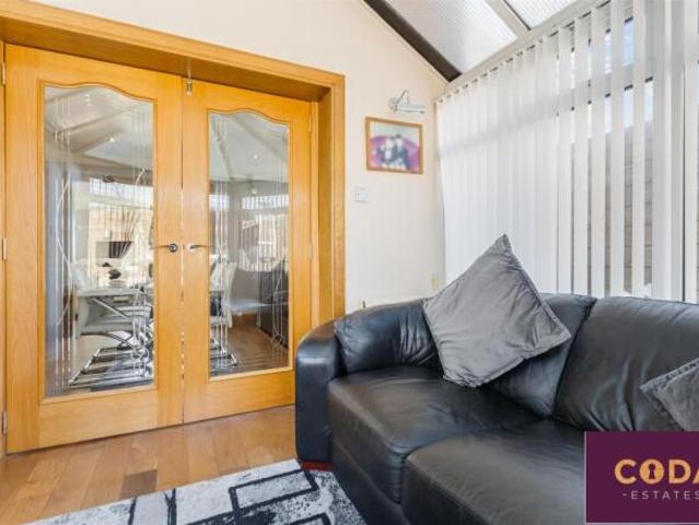 Farm for sale in Summerston, Scotland