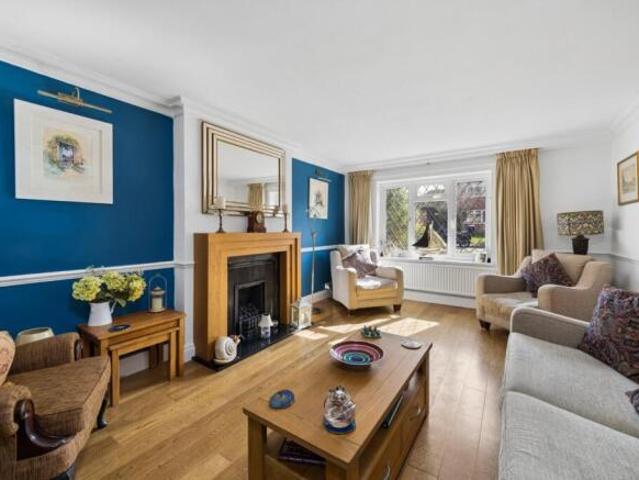 Farm for sale in Merrow, Guildford