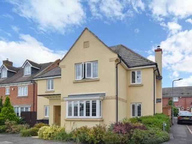 House for sale in Northampton, Northamptonshire