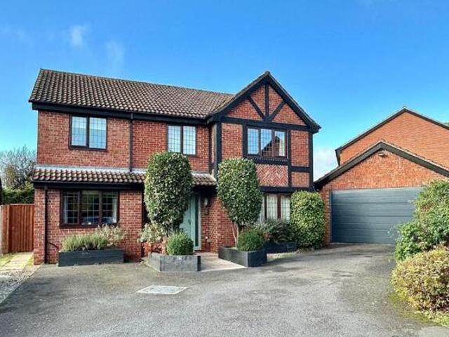House for sale in Northampton, Northamptonshire