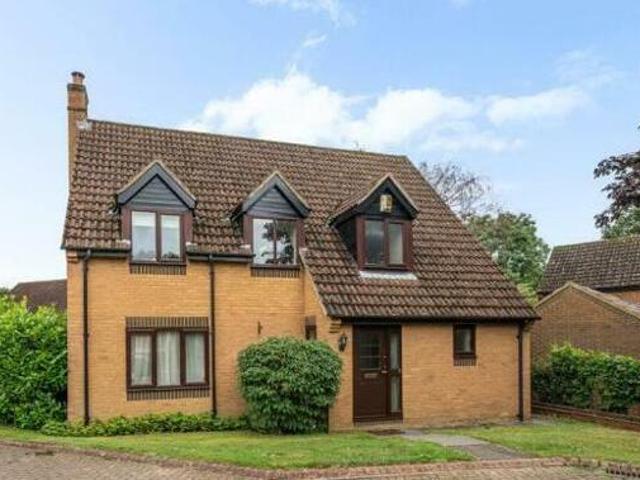 House for sale in Northampton, Northamptonshire
