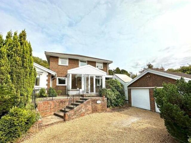 House for sale in Holywell, Eastbourne
