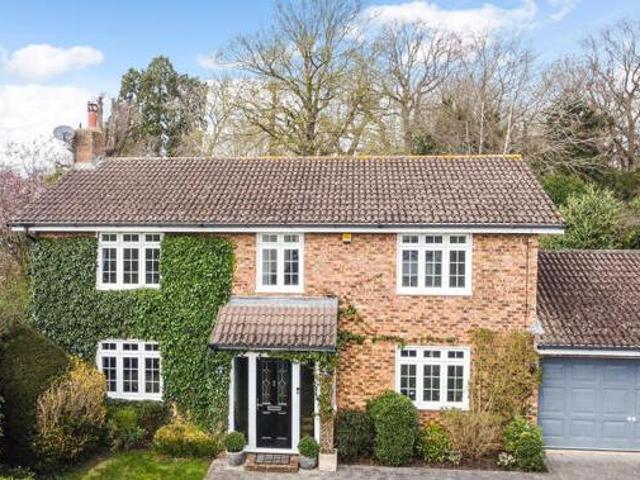 House for sale in The Butts, Kent