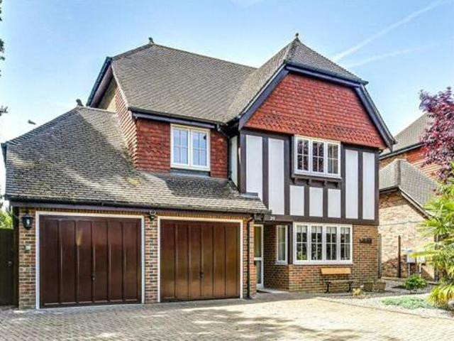 House for sale in The Butts, Kent