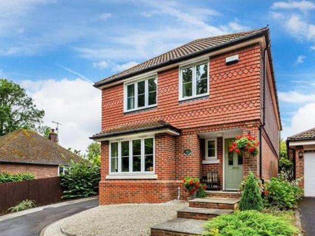 House for sale in The Butts, Kent