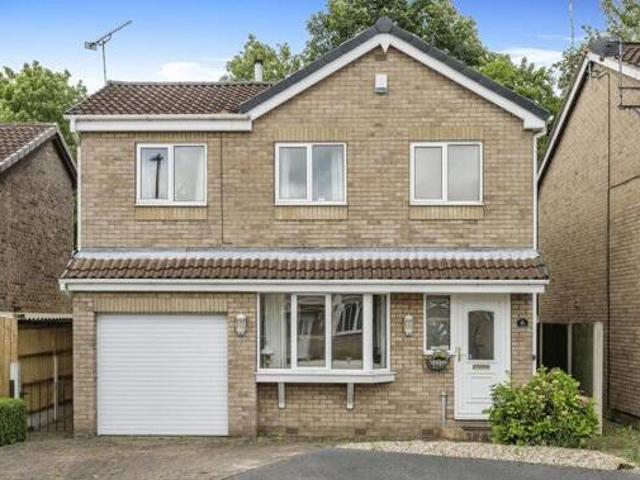 House for sale in Edenthorpe, South Yorkshire