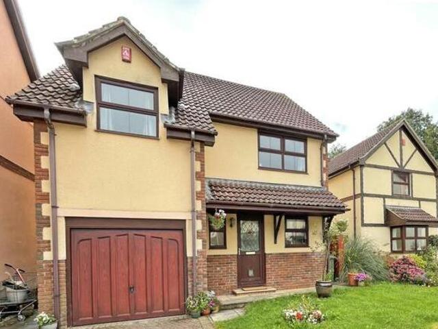 House for sale in Follaton, Strode