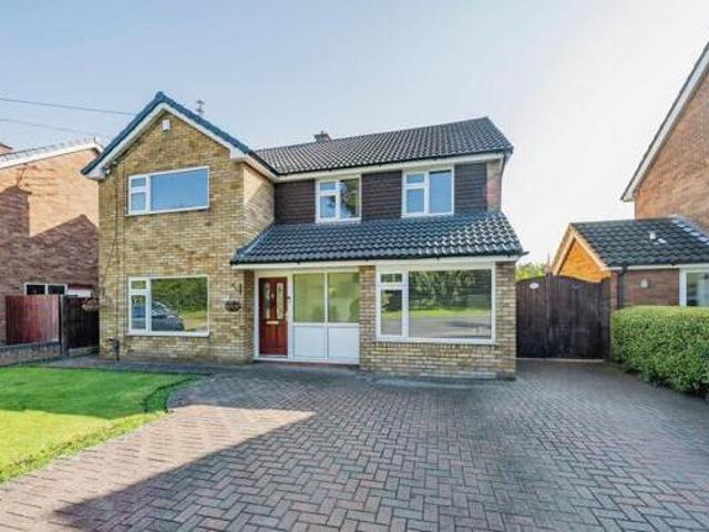 House for sale in Rossmore, Cheshire