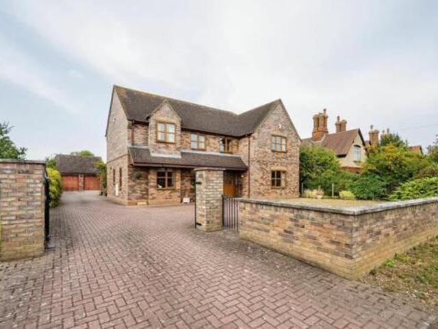 House for sale in Bedford