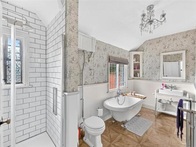 Property for sale in Woodside Estate, Houghton Regis