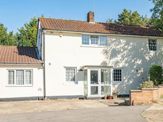 House for sale in Woodcote, Epsom
