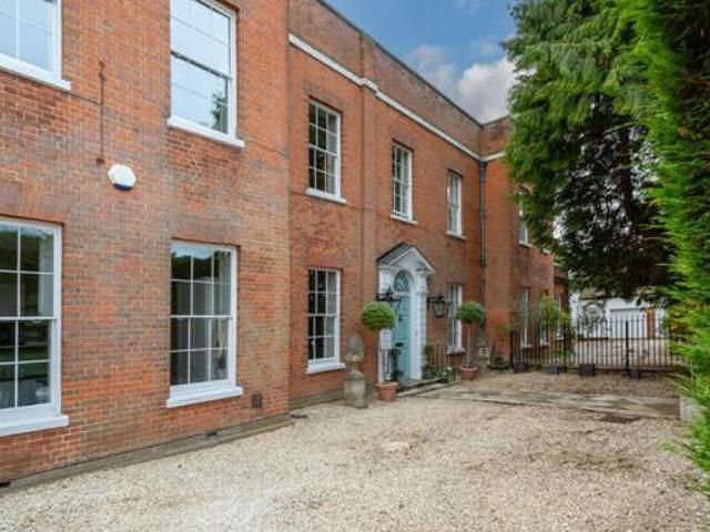 House for sale in Woodcote, Epsom