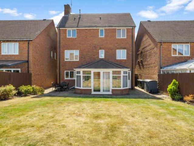 Farm for sale in Whitnash, Green Close