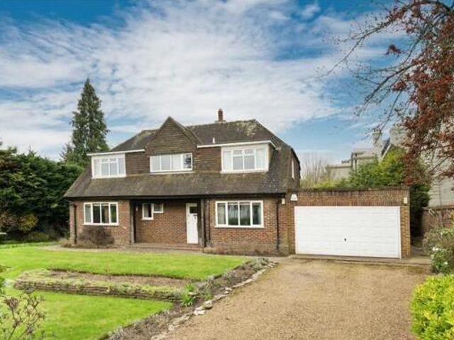 House for sale in Lower Green Esher, Blackhills
