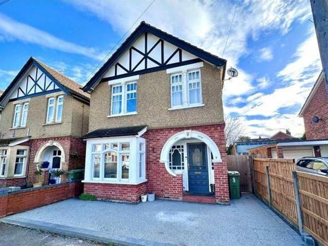 House for sale in Farnborough, Hampshire