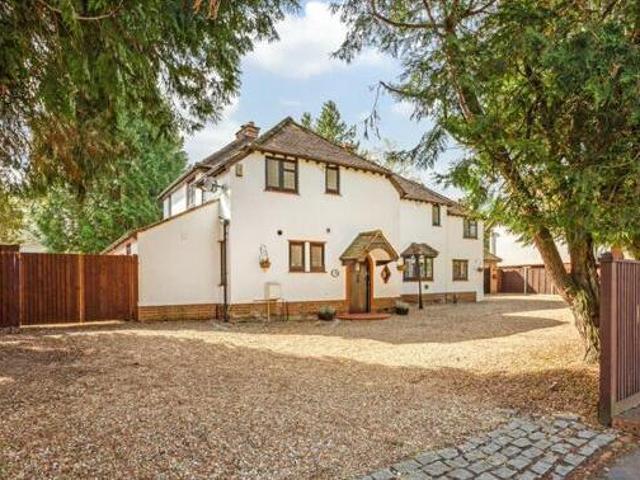 House for sale in Farnborough Empress, Rushmoor