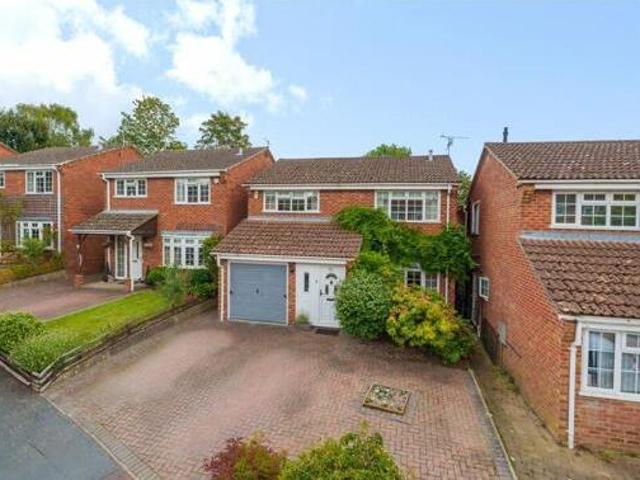 House for sale in Hog Hatch, Waverley