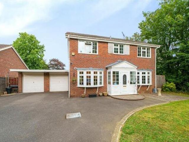 House for sale in Farnham, Waverley